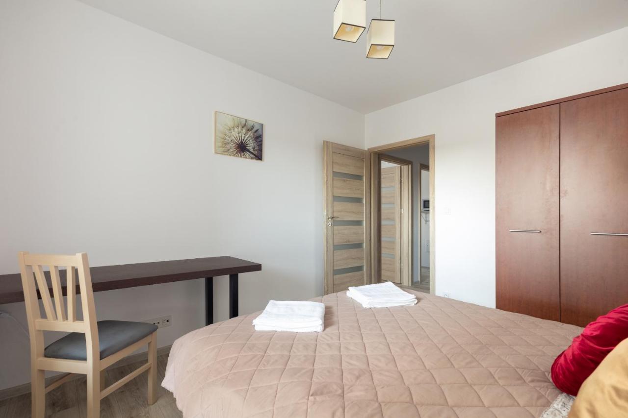 Metro Targowek Homely Apartment Varşovia Exterior foto