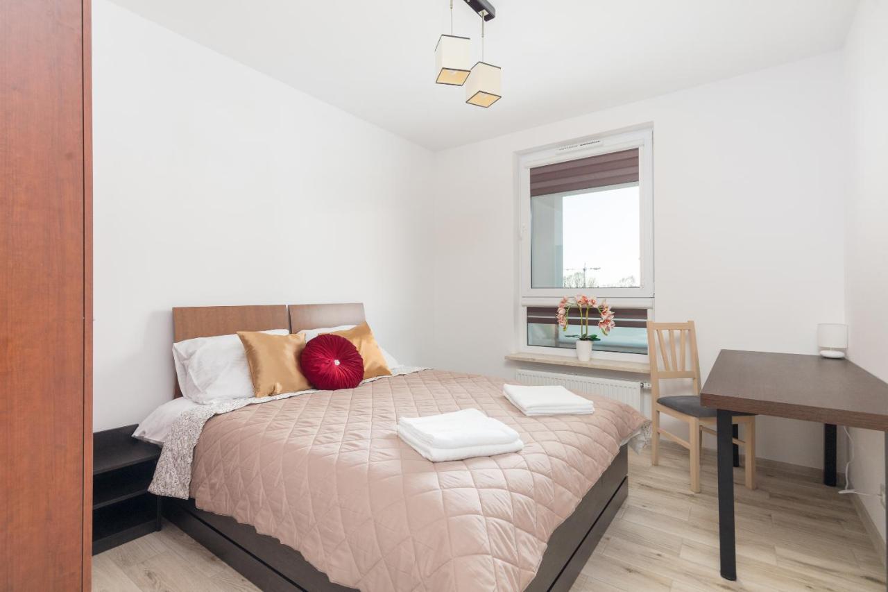 Metro Targowek Homely Apartment Varşovia Exterior foto